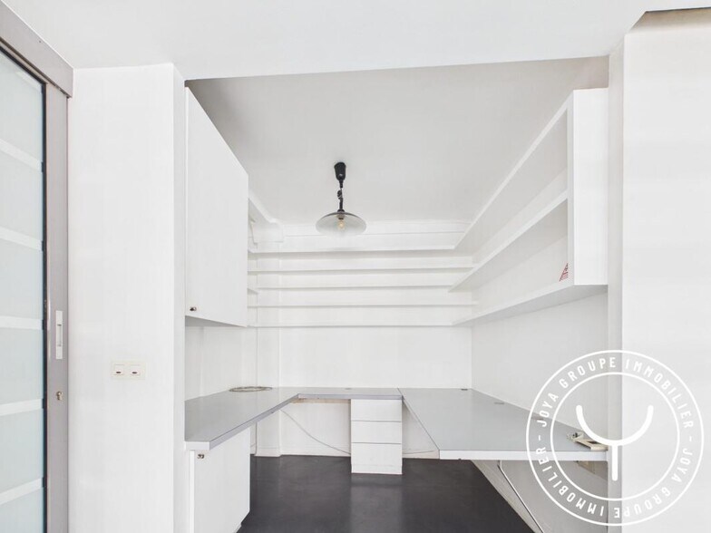 More Photos Of 27 Rue Joubert, Paris Office For Sale