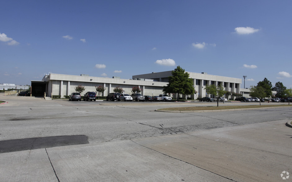 Primary Photo Of 6625 Iron Horse Blvd, North Richland Hills Distribution For Lease