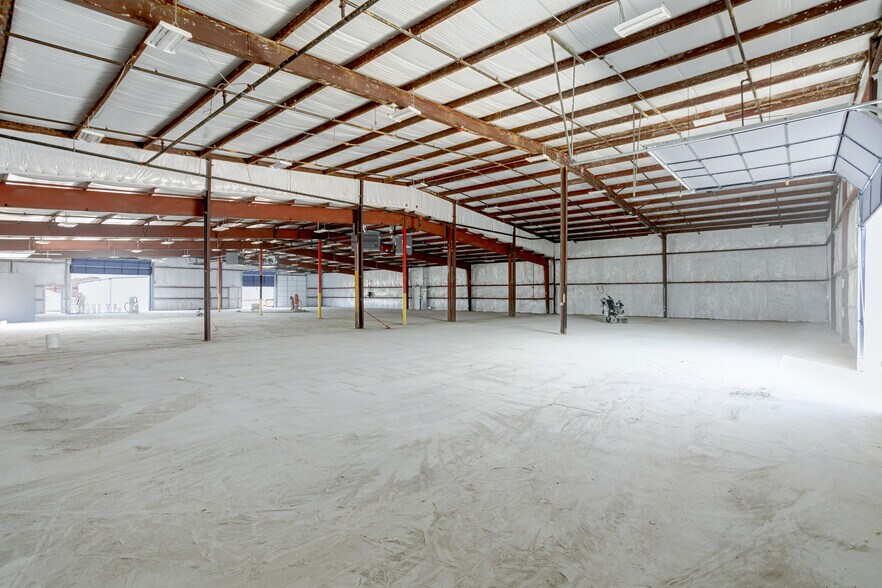 More Photos Of 6401 Centennial Blvd, Nashville Warehouse For Lease
