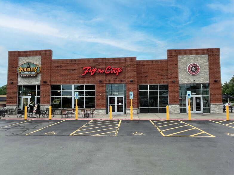 More Photos Of 2615-2617 W Jefferson St, Joliet Freestanding For Lease