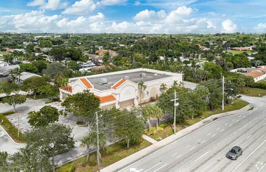 More Photos Of 6950 S Congress Ave, Lantana Freestanding For Lease