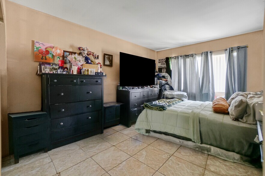More Photos Of 8118 Alameda St, Downey Apartments For Sale