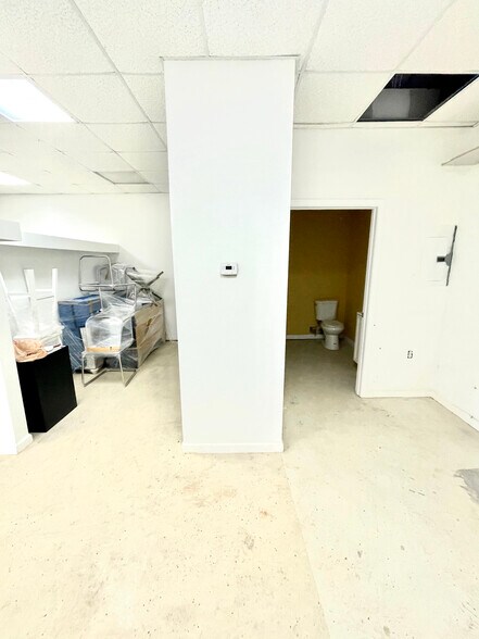 More Photos Of 3815 Bunker Hill Rd, Brentwood Warehouse For Sale