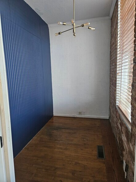 More Photos Of 315 W Solomon St, Griffin Office For Sale