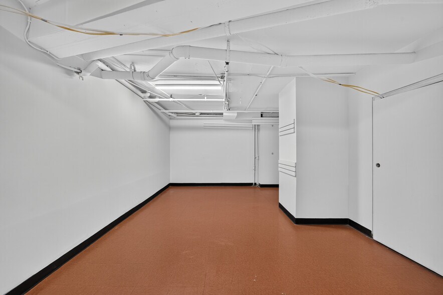 More Photos Of 356 Broadway, New York Apartments For Sale