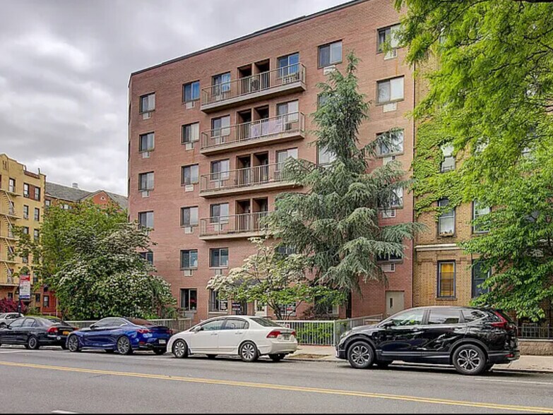 More Photos Of 11882 Metropolitan Ave, Kew Gardens Office For Sale