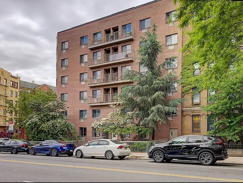 More Photos Of 11882 Metropolitan Ave, Kew Gardens Office For Sale