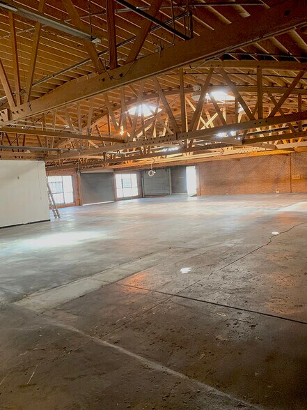 More Photos Of 1120 Seward St, Los Angeles Light Manufacturing For Lease