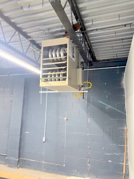 More Photos Of 1152 Grant St, Akron Freestanding For Lease