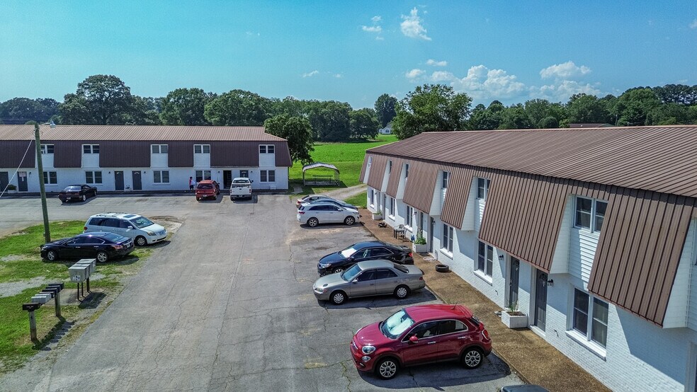 Primary Photo Of 2000 Old Tullahoma Rd, Winchester Apartments For Sale