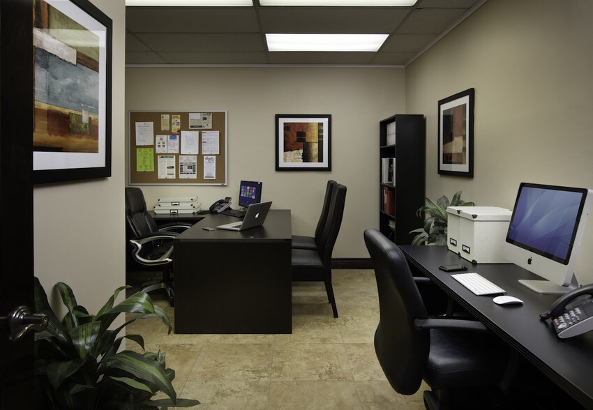 More Photos Of 10101-10121 W Sample Rd, Coral Springs Unknown For Lease