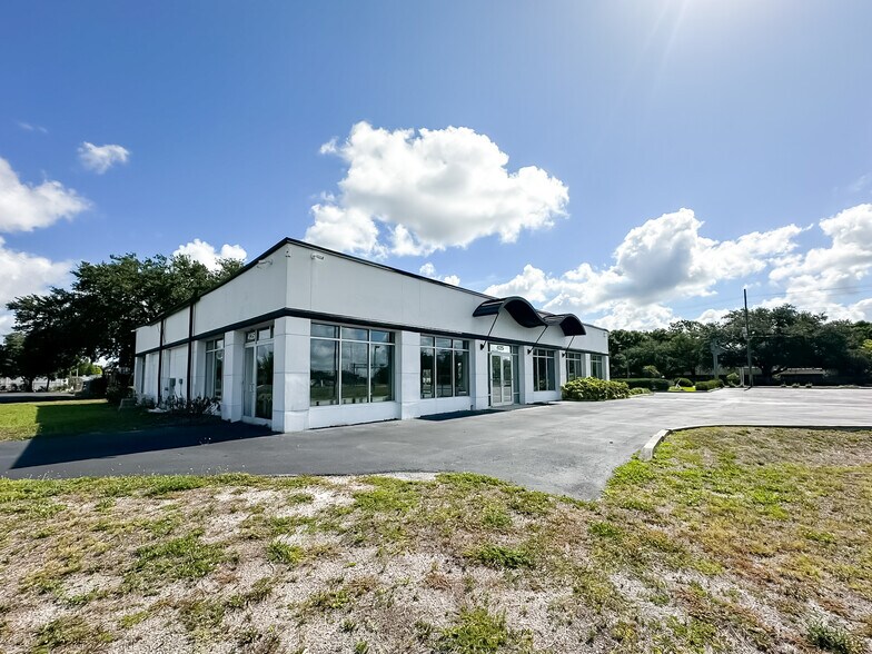 More Photos Of 425 S Lake Parker Ave, Lakeland Storefront Retail Office For Lease