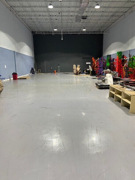 More Photos Of 5300 N Powerline Rd, Fort Lauderdale Warehouse For Lease