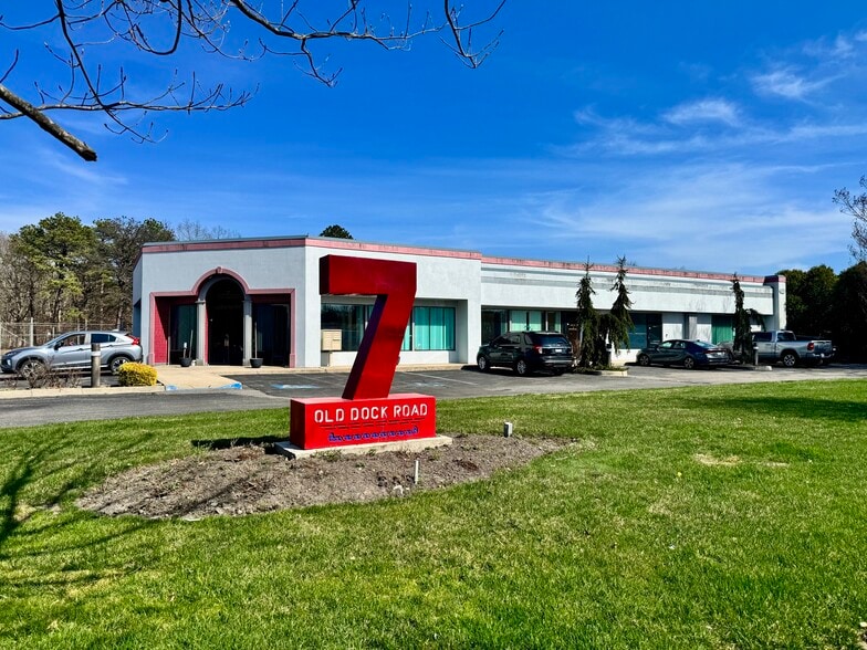 More Photos Of 7 Old Dock Rd, Yaphank Manufacturing For Sale