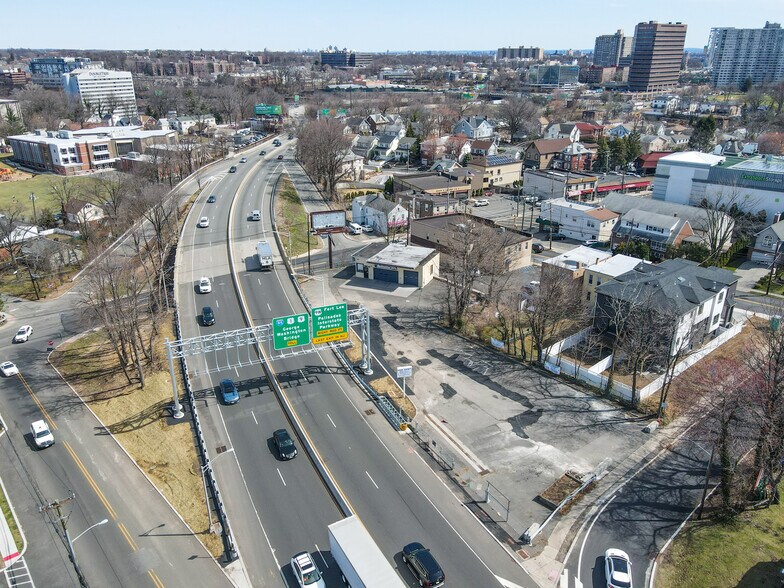 More Photos Of 1696 Bergen Tpke, Fort Lee Auto Dealership For Sale