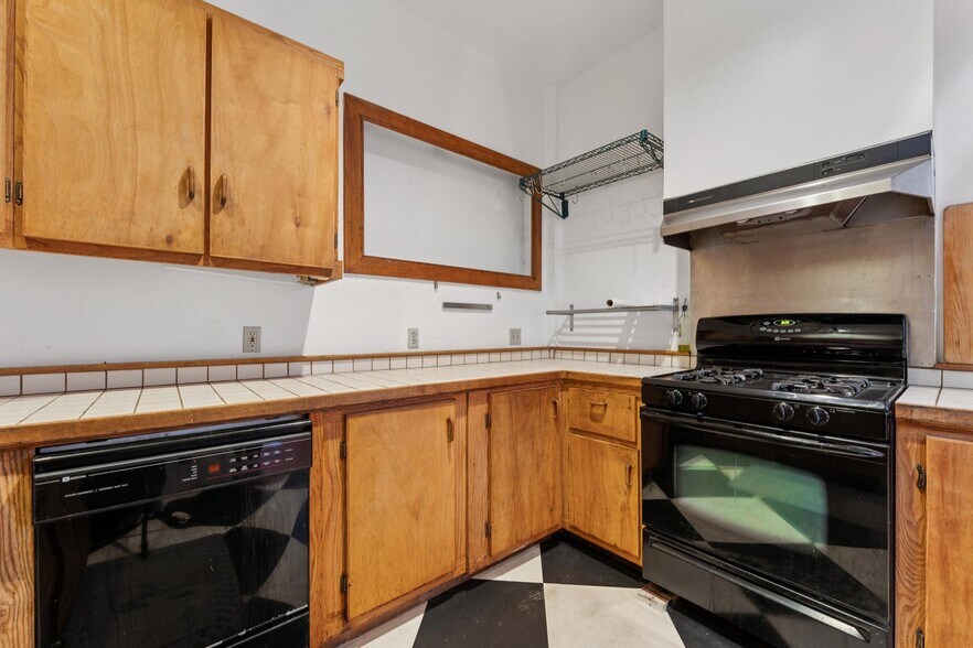 More Photos Of 1254 E 12th St, Oakland Apartments For Sale
