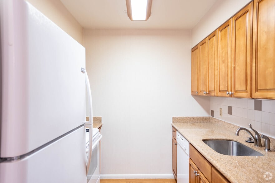 More Photos Of 6315 Forbes Ave, Squirrel Hill Apartments For Lease