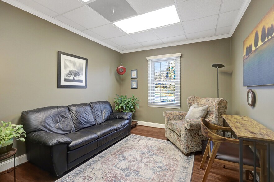 More Photos Of 10474 Armstrong St, Fairfax Medical For Sale