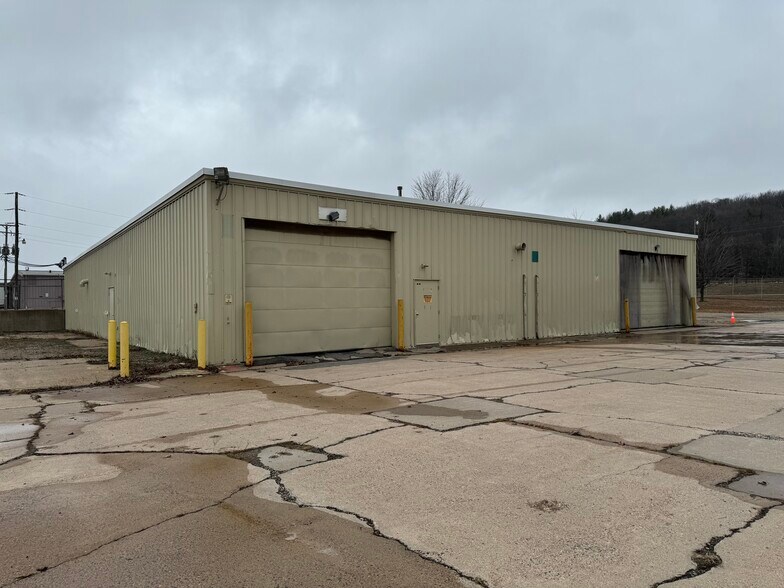 More Photos Of 809 S 62nd Ave, Wausau Distribution For Lease