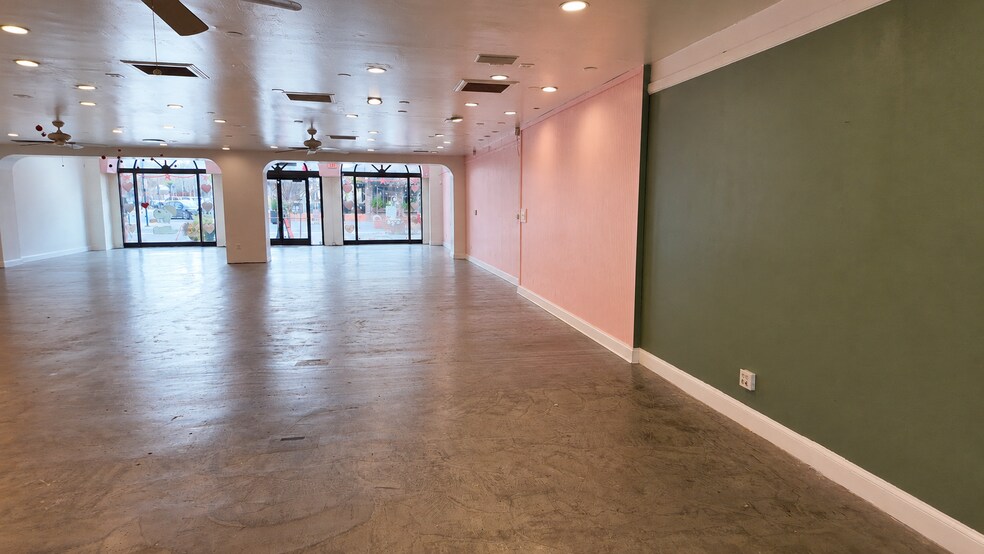 More Photos Of 529-531 4th St, Santa Rosa Storefront For Lease