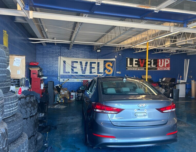 More Photos Of 1500 N Oracle Rd, Tucson Auto Repair For Sale