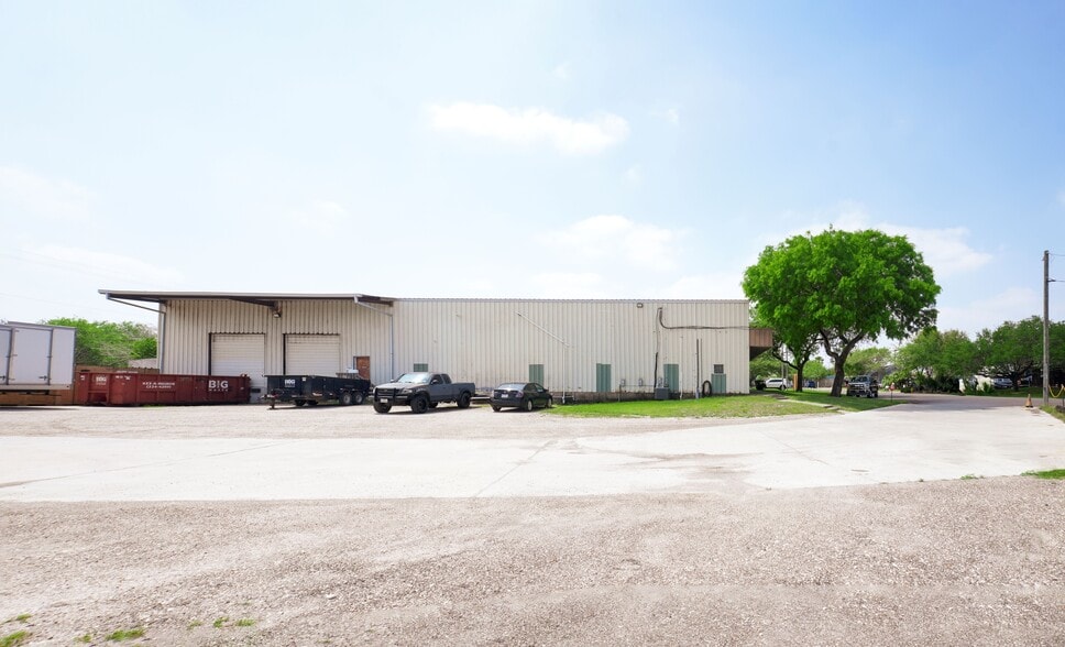 More Photos Of 3117 Cabaniss Pky, Corpus Christi Manufacturing For Sale