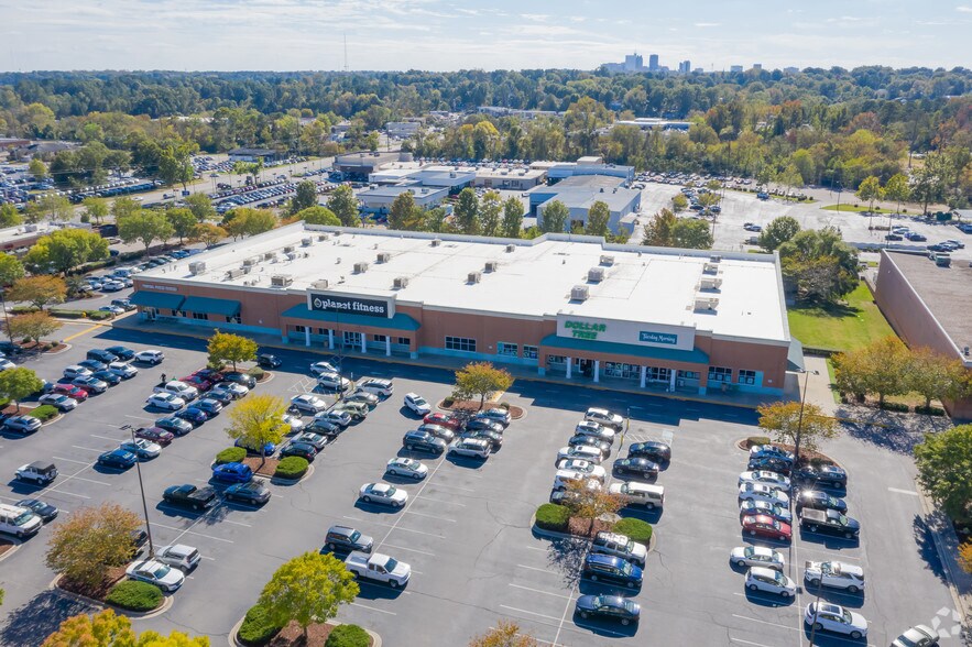 More Photos Of 404 E Six Forks Rd, Raleigh Storefront For Lease