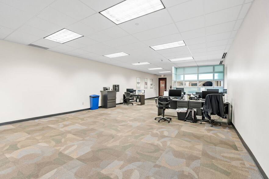 More Photos Of 2905 Lexington Ave S, Eagan Flex For Sale