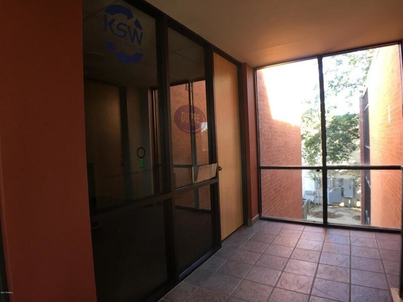 More Photos Of 1720 Kaliste Saloom Rd, Lafayette Office For Lease