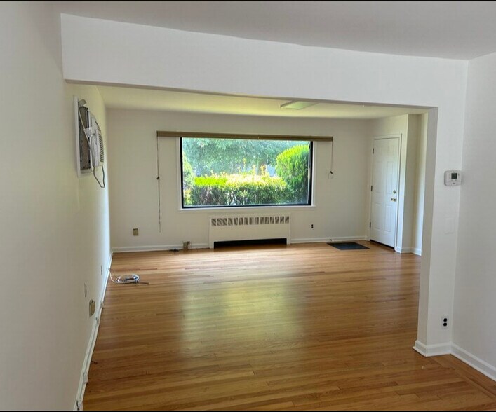 More Photos Of 2138 Wantagh Ave, Wantagh Office For Lease