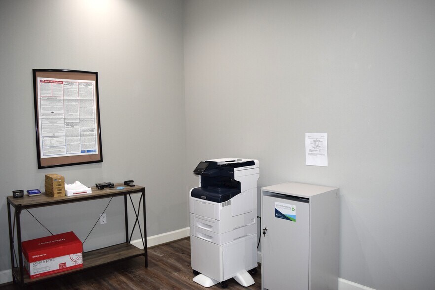 More Photos Of 1000 Broadway St, Pearland Office For Sale