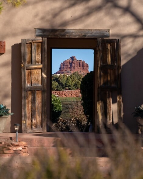 More Photos Of 10 Rojo Dr, Sedona Hotel For Sale