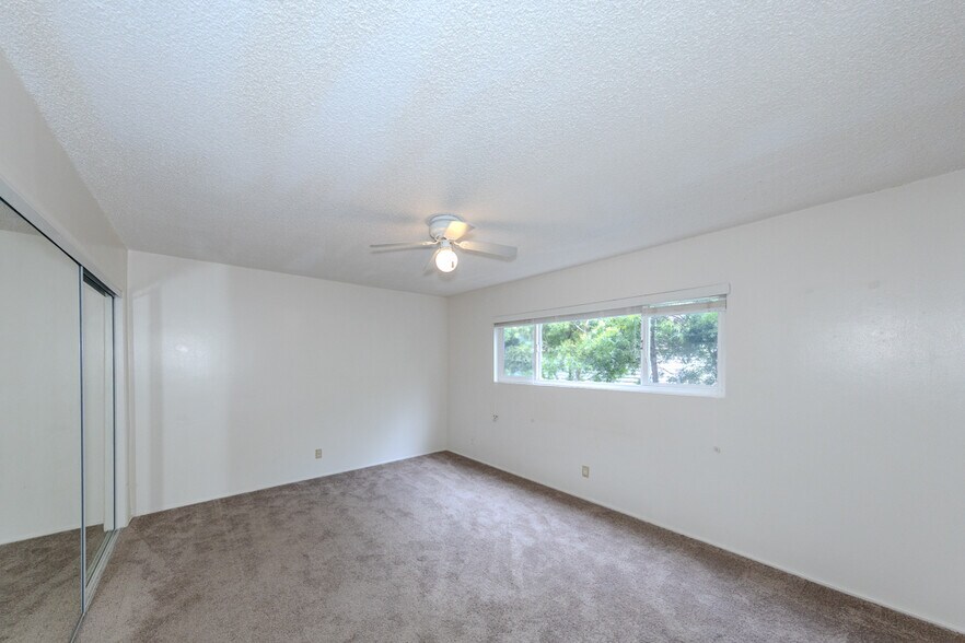 More Photos Of 241 Lindero Ave, Long Beach Apartments For Sale
