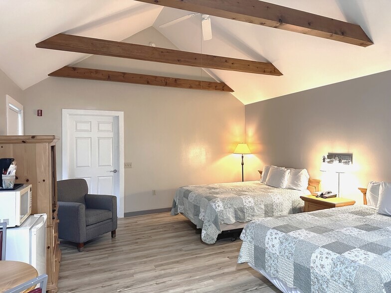 More Photos Of 2439 Old Philadelphia Pike, Lancaster Hotel For Sale