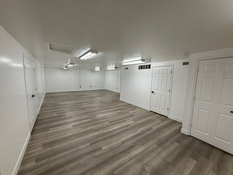 More Photos Of 482 S Commerce Rd, Orem Warehouse For Lease