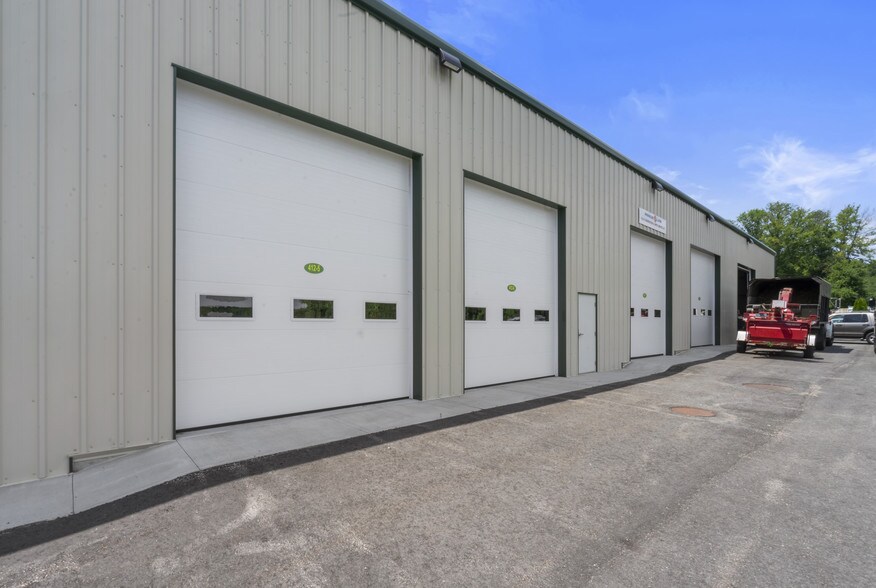 More Photos Of 412 Maple Ave, Uncasville Service For Lease