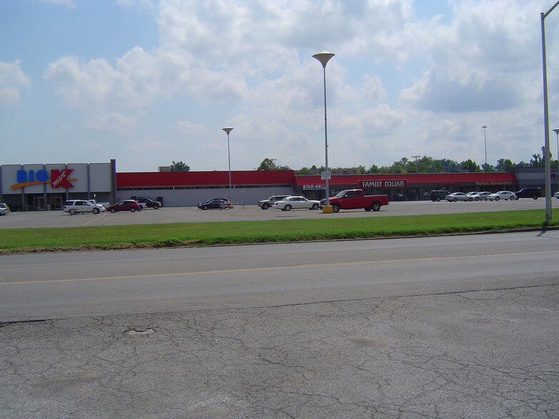 Primary Photo Of 50-180 Madison Square Dr, Madisonville Drugstore For Lease
