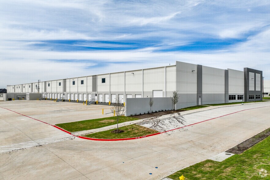 More Photos Of NWC Rockhill Pkwy & FM 423, Frisco Unknown For Lease