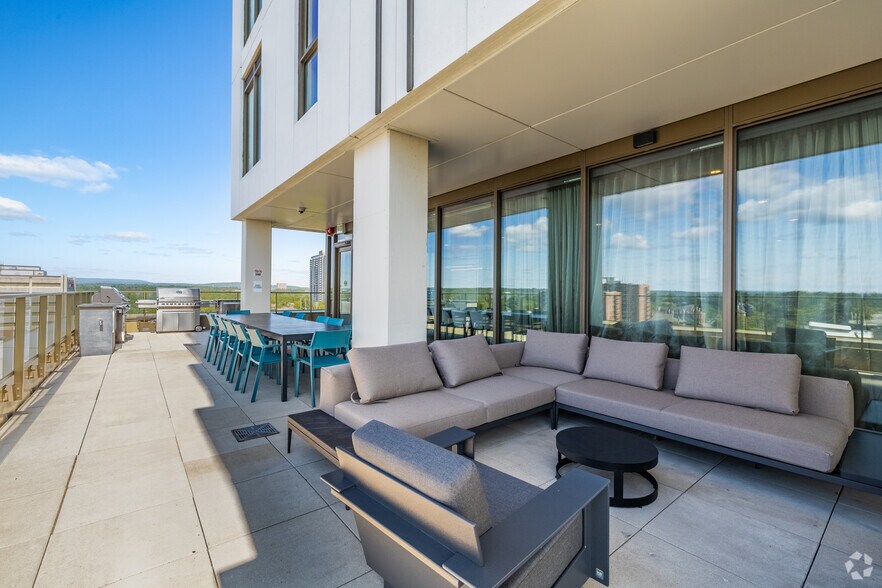 More Photos Of 300 Mcrae Av, Ottawa Apartments For Lease