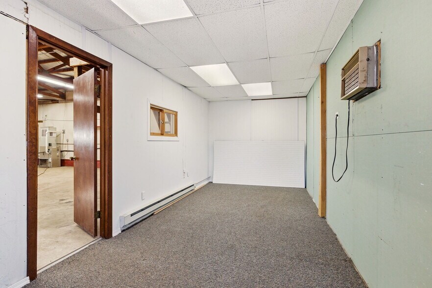 More Photos Of 347 E French St, Braidwood Warehouse For Sale