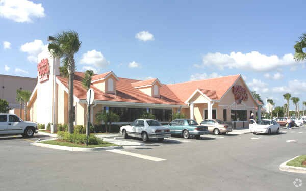 More Photos Of 389 Winchester Park Blvd, Boynton Beach Restaurant For Sale