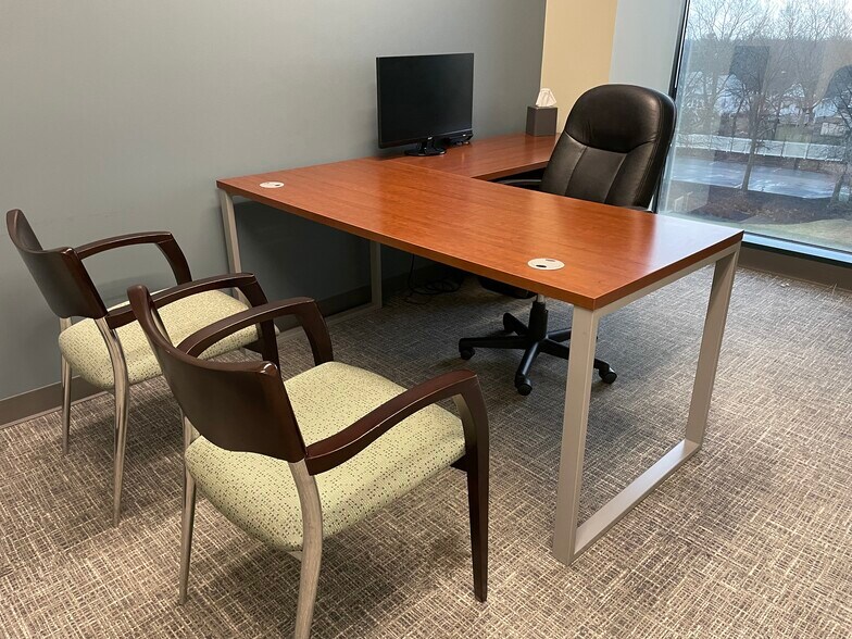 More Photos Of 7310 Turfway Rd, Florence Coworking Space