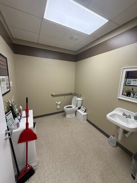 More Photos Of 204 Three Springs Dr, Weirton Office For Lease