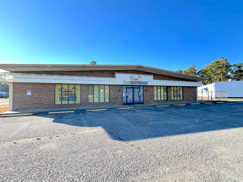 More Photos Of 130 S Fairview Rd, Rocky Mount Flex For Sale