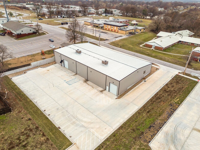 More Photos Of 6807 Sobbie Rd, Pleasant Valley Industrial For Sale