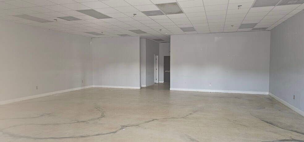 More Photos Of 2001 10th Ave N, Lake Worth Unknown For Lease