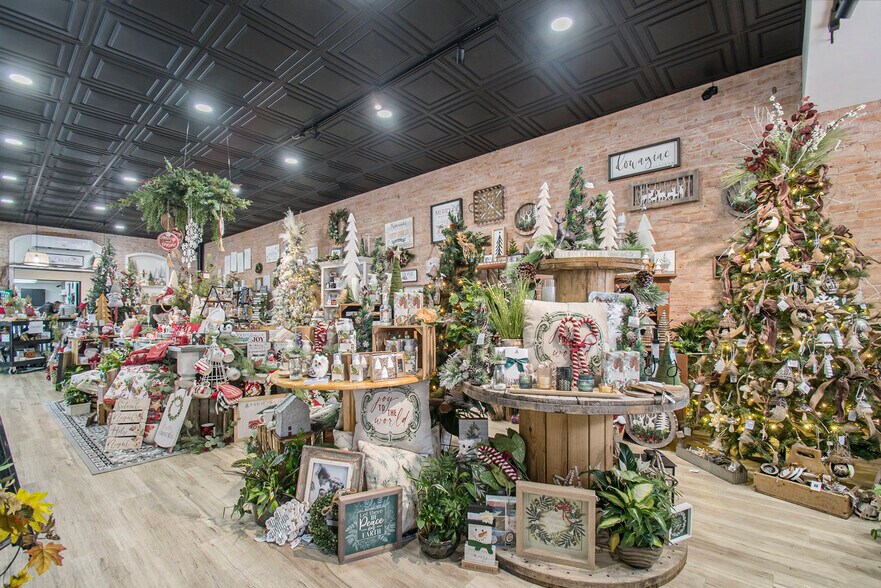 More Photos Of 111 Commercial St, Dowagiac Storefront Retail Residential For Sale