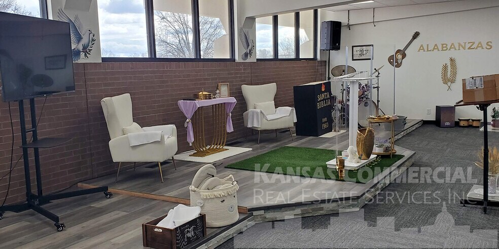 More Photos Of 316 SW 33rd St, Topeka Office For Sale