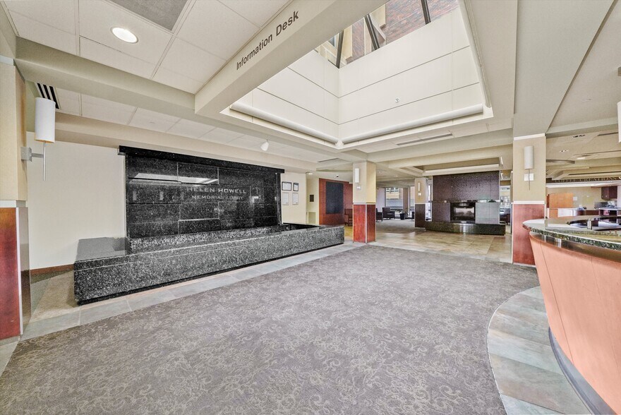 More Photos Of 2400 N Rockton Ave, Rockford Hospital For Lease