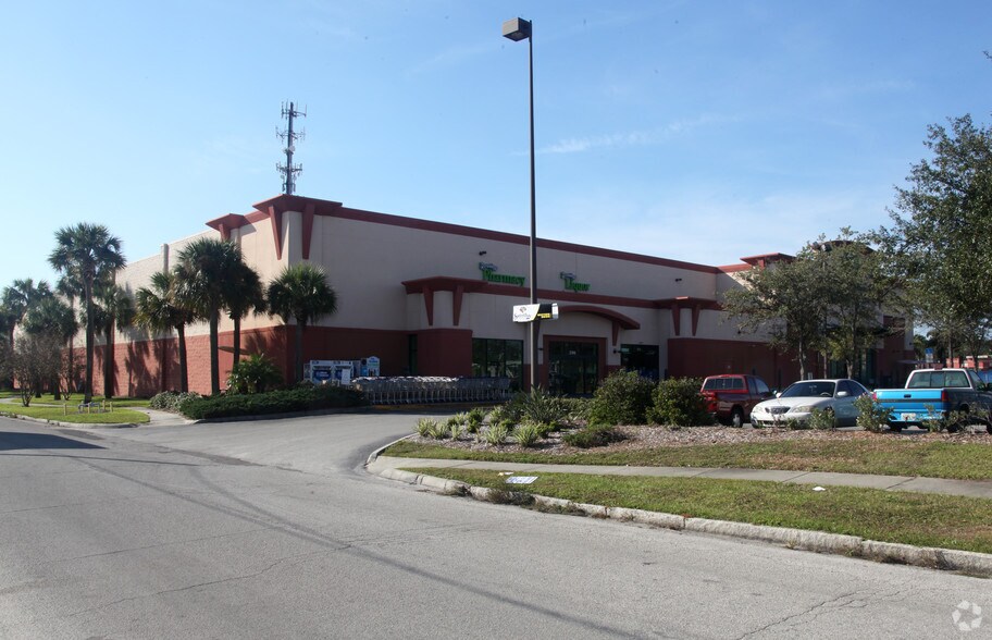More Photos Of 2100 W Swann Ave, Tampa Supermarket For Lease